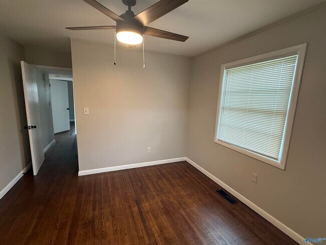 Building Photo - 3218 Fairacres Rd SW