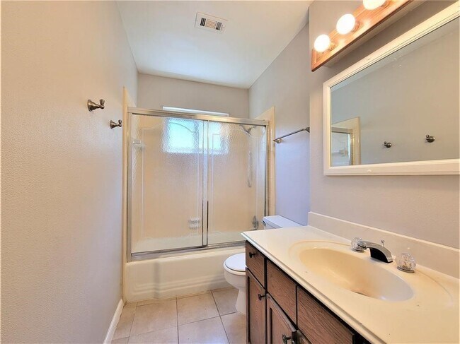 Building Photo - 2303 Oboe Trail