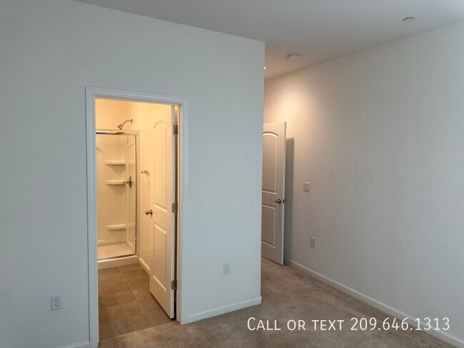 Building Photo - 17624 Monroe Dr