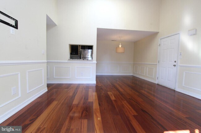 Building Photo - 208 Ravens Crest Dr