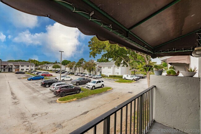 Building Photo - 1153 Lake Victoria Dr