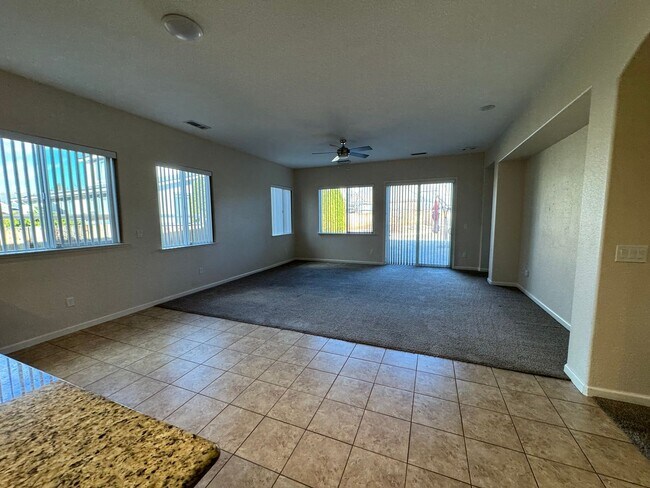 Building Photo - 4 Bedroom, 3 car garage- Foothills at Wingfield Springs. Pets welcome!