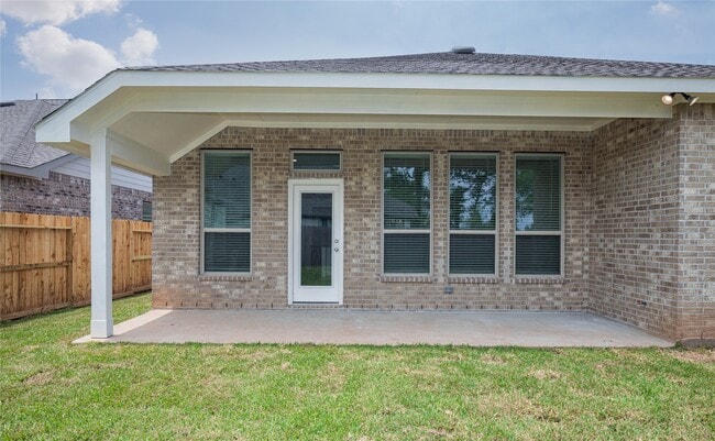 Building Photo - 8726 Fairbrook Dr