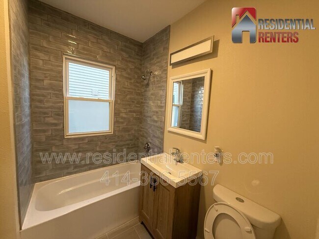 Building Photo - 3122 N 28th St