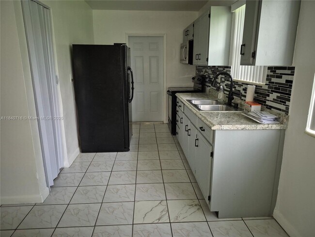 Building Photo - 11521 SW 138th St