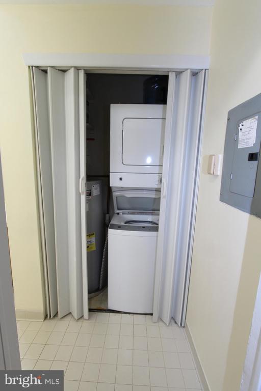 Building Photo - 5012 Ravens Crest Dr