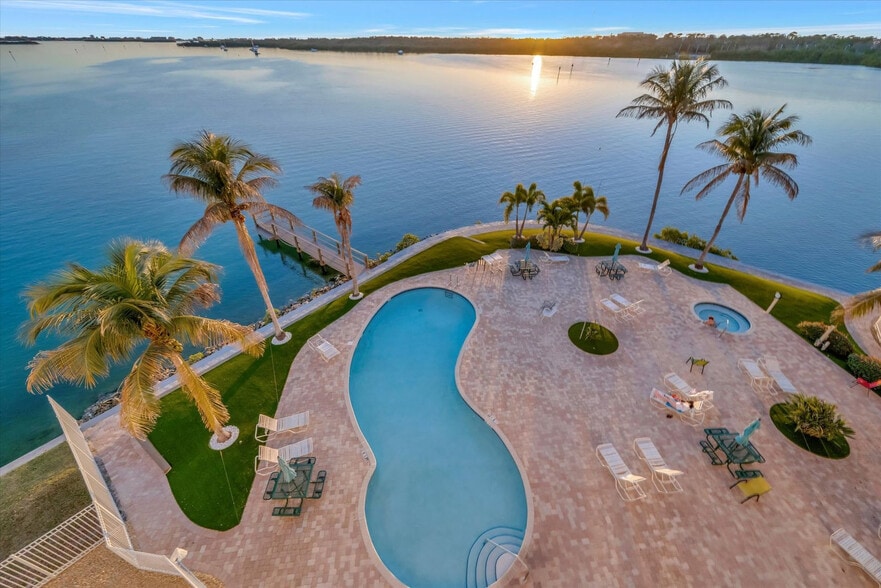 Building Photo - 8800 Bay Pines Blvd