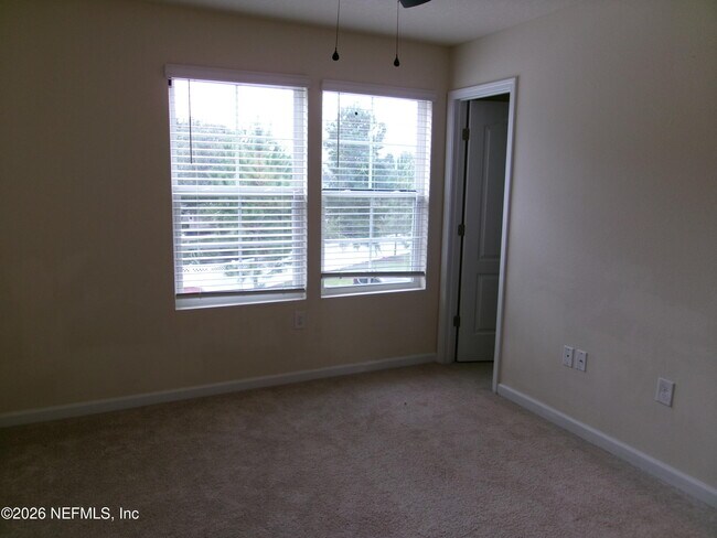 Building Photo - 508 Running Wds St