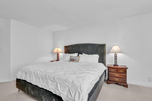 Building Photo - 550 S Ocean Blvd