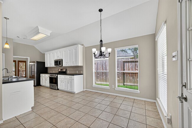 Building Photo - 3619 Parkshire Dr