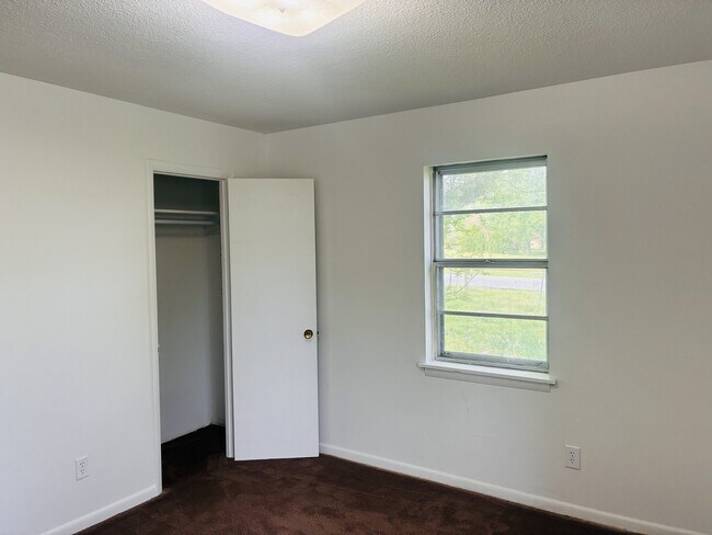 Building Photo - 168 Drum Cir