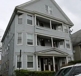 Building Photo - 479 Putnam St