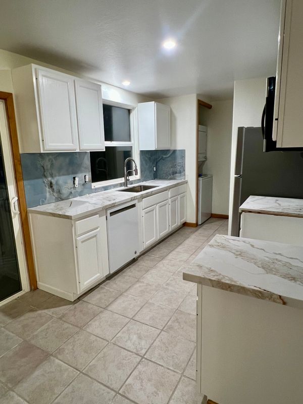 Building Photo - 975 CA-1