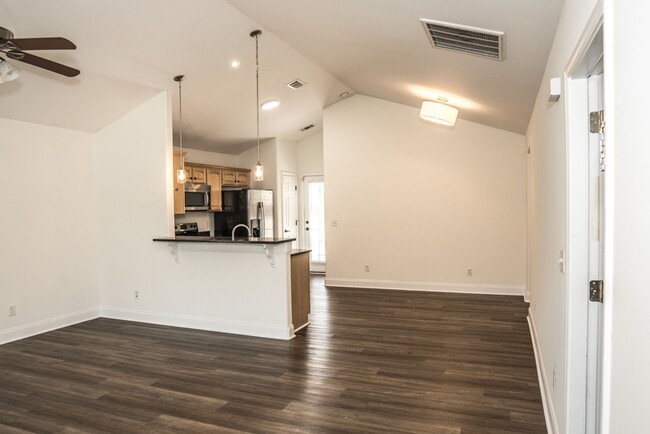 Building Photo - Three Bedroom on the Pond in Hearthstone Lakes Community