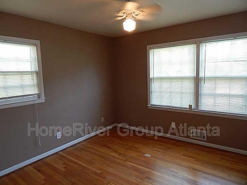 Building Photo - 2447 Tiffany Pl