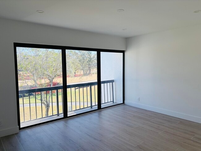 Building Photo - 2404 Bridgewood Dr