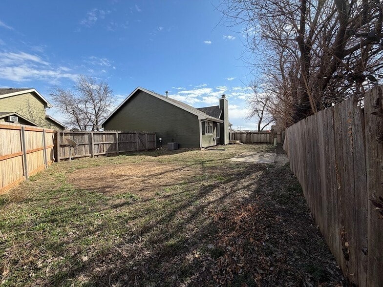 Building Photo - 9802 E Boston Cir