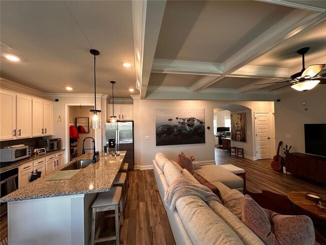 Building Photo - 325 Sterling Creek Wy