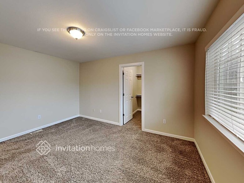 Building Photo - 1527 185th St E