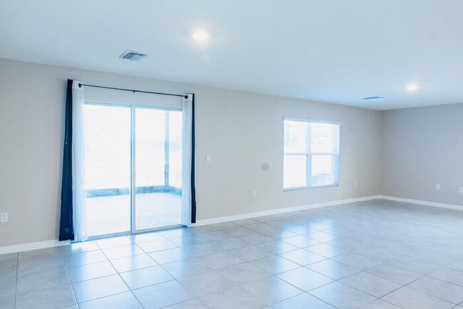 Building Photo - 11730 White Willow Ln