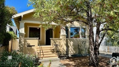 Building Photo - 1 Bedroom, 1 Bathroom Charming Craftsman i...