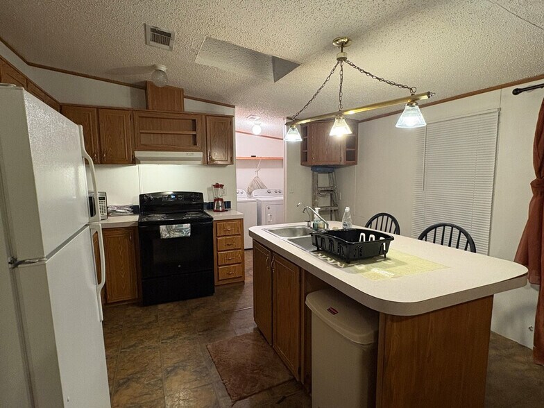 Building Photo - 10891 W Whitacre Ln