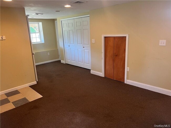 Building Photo - 10 Overlook Ave