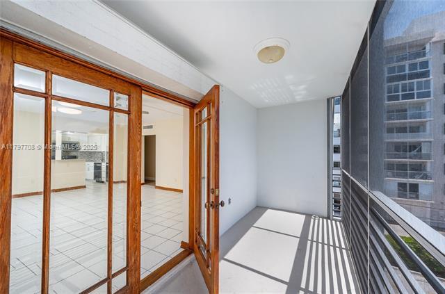 Building Photo - 301 Sunrise Dr