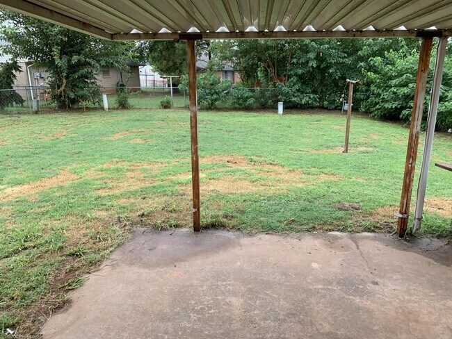 Building Photo - 2608 SE 45th St