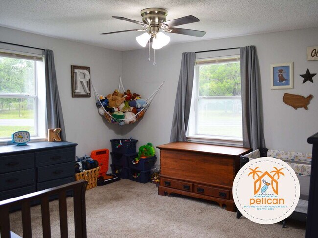 Building Photo - Beautiful home for rent on a spacious corner lot with a fantastic layout!