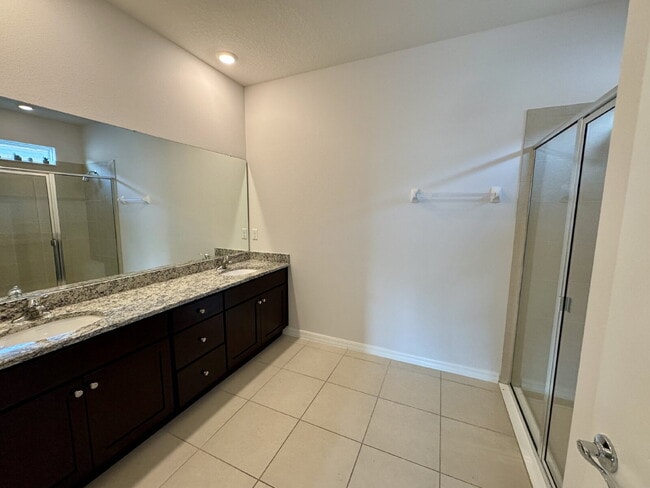 Building Photo - 13227 Waterleaf Garden Cir