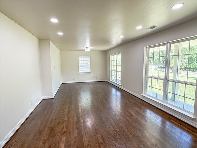 Building Photo - 7142 State Hwy 75 S