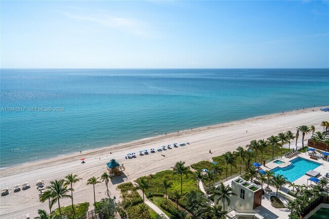 Building Photo - 18975 Collins Ave