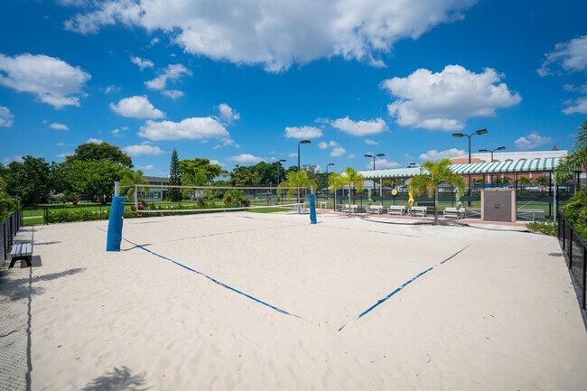 Building Photo - 3058 Cambridge C