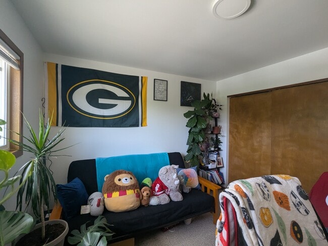 Building Photo - 298 Prairie View St