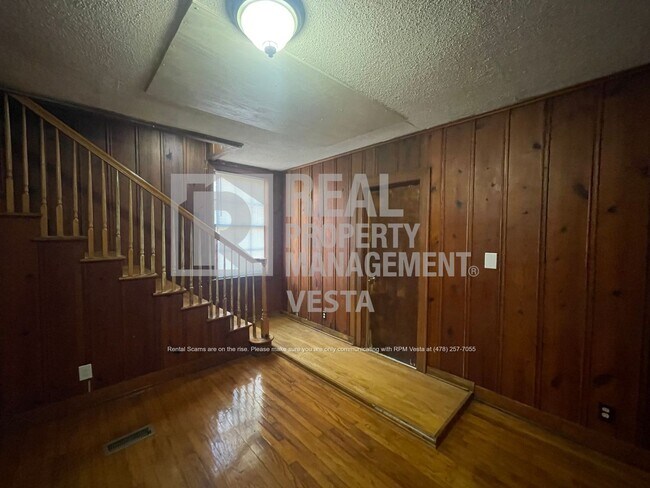 Building Photo - 1256 Winton Ave