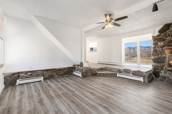 Building Photo - Large 4 bed 4 bath Home in Golden!