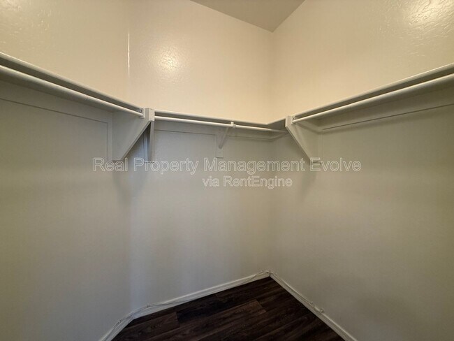 Building Photo - 7337 W St Catherine Ave