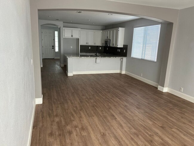 Building Photo - ***COMING SOON*** SINGLE STORY 3 BEDROOM I...