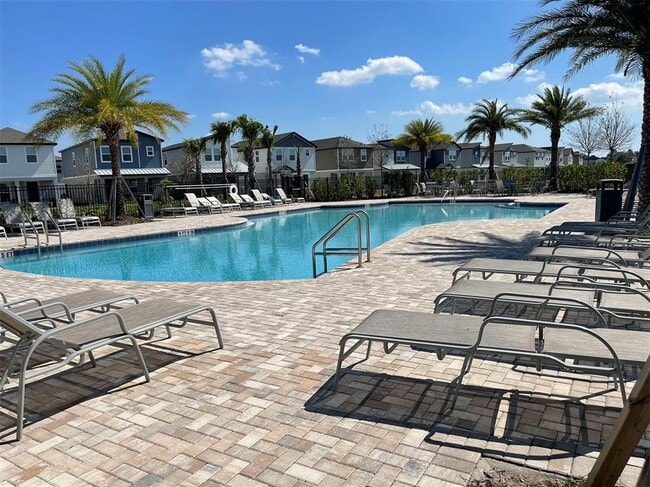 Building Photo - 5295 Meredrew Ln