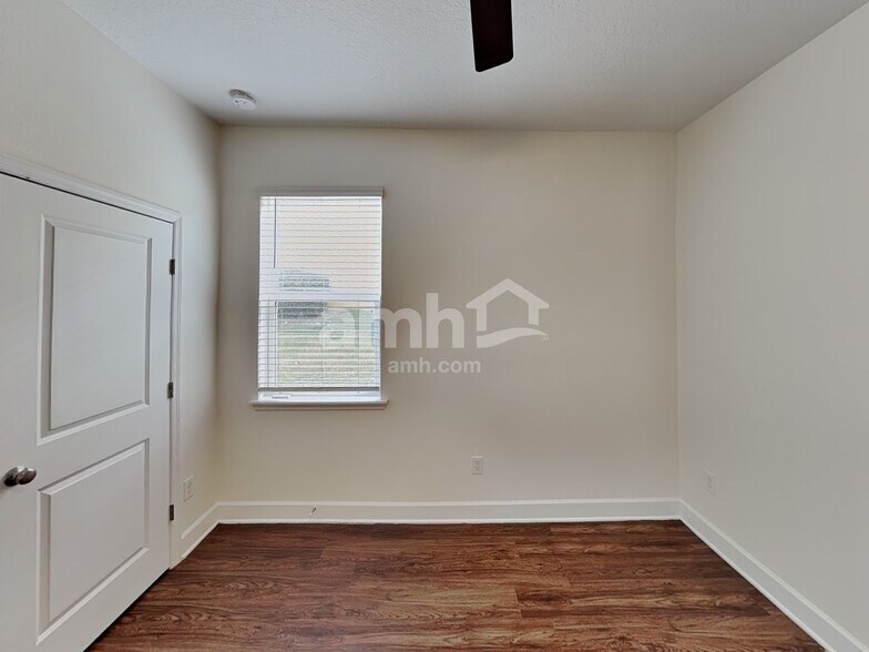 Building Photo - 233 Crestrun Loop