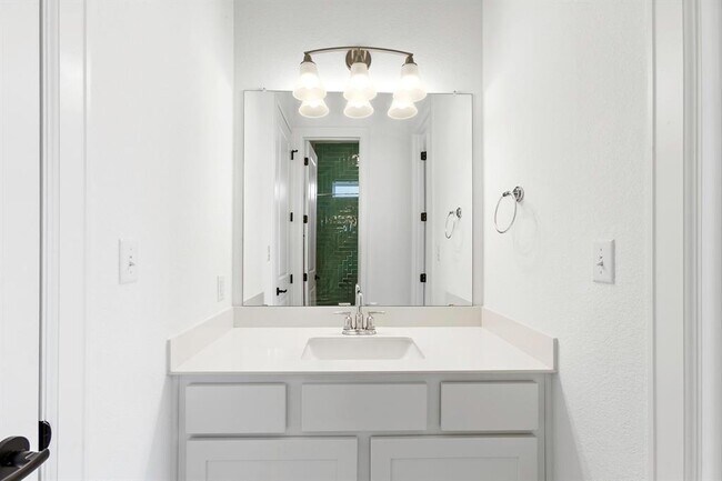 Building Photo - 151 Starfire Dr