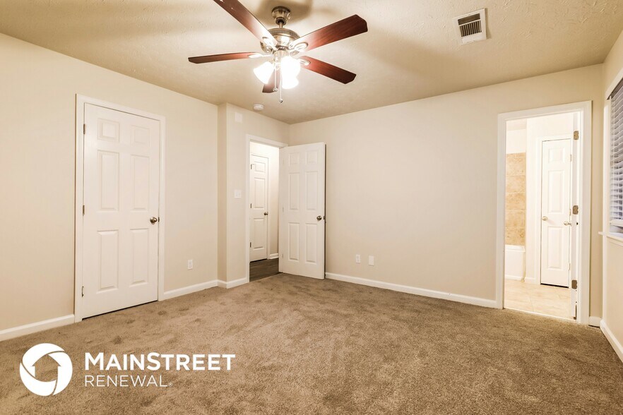 Building Photo - 9395 Forest Knoll Dr