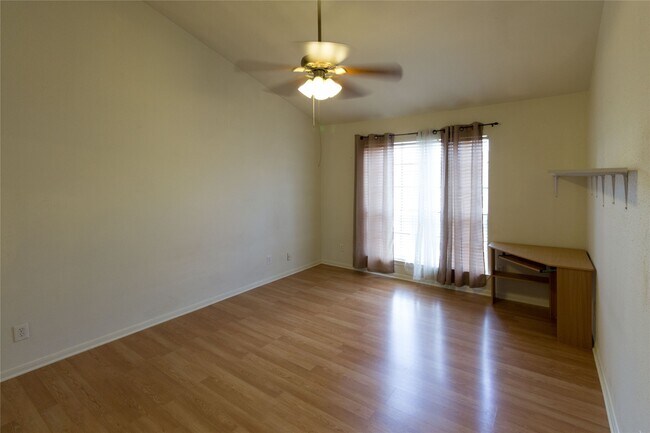 Building Photo - 2121 El Paseo St