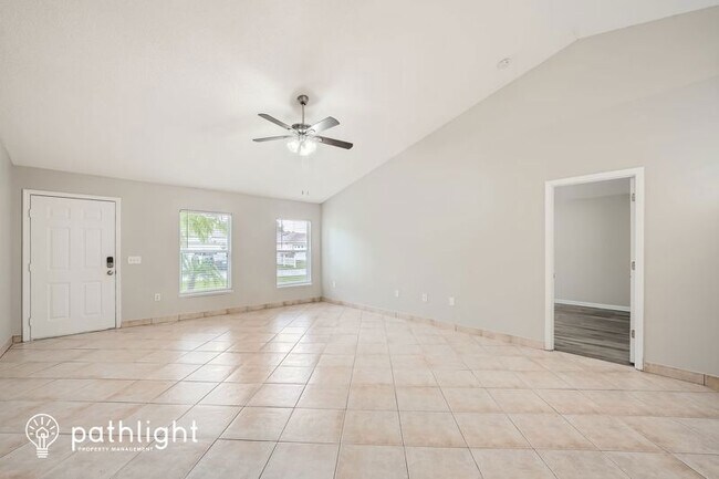 Building Photo - 104 Aurora Ln