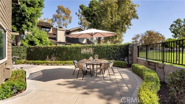 Building Photo - 30 Pinewood