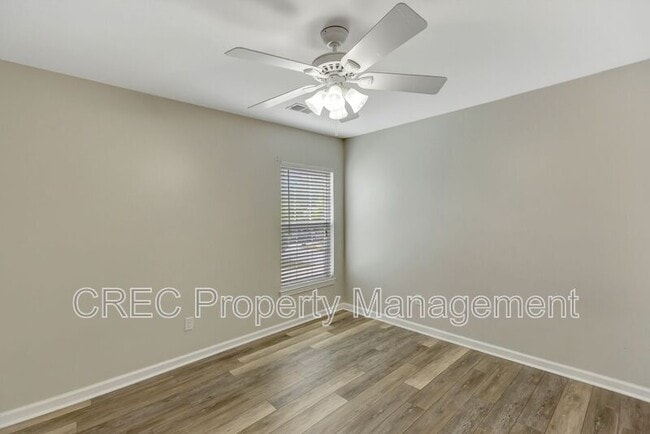 Building Photo - 304 Deep River Rd