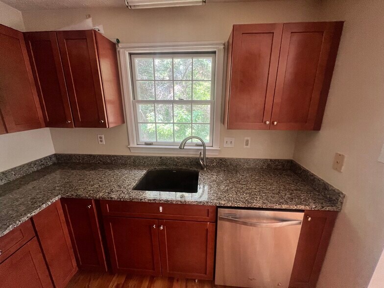 Building Photo - 200 Tudor Dr