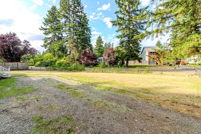 Building Photo - Updated 2 bedroom manufactured home on large corner lot