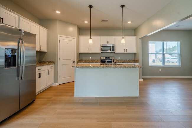 Building Photo - 242 Enclave Wy
